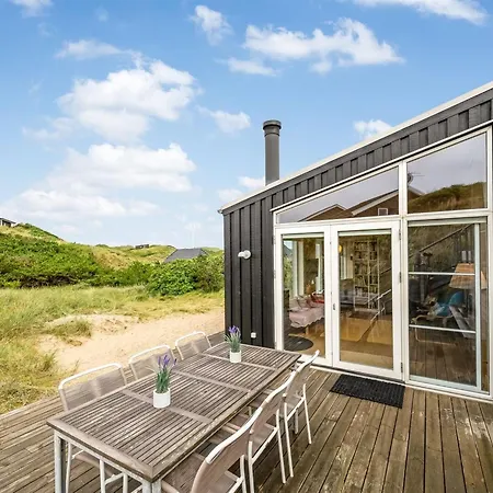 Paaske - From The Sea By Interhome